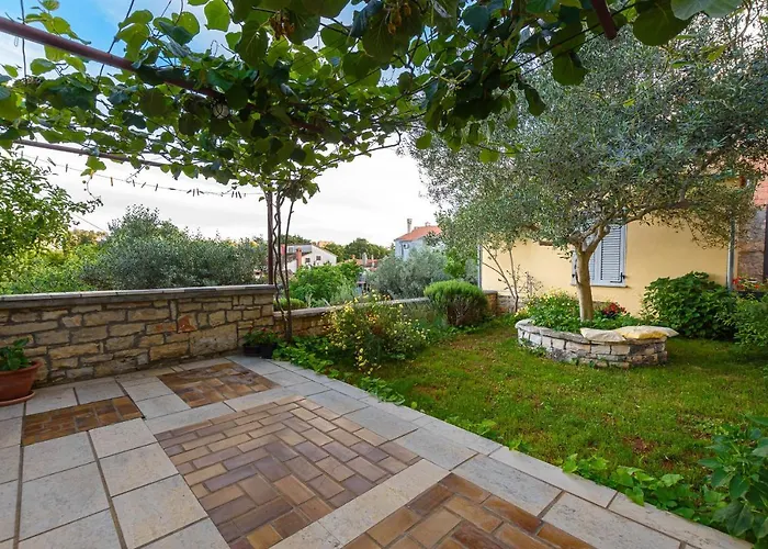 Apartment Macan, Beautiful Green Oasis