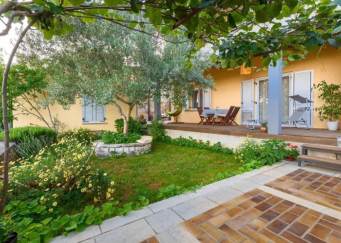 Apartment Macan, Beautiful Green Oasis